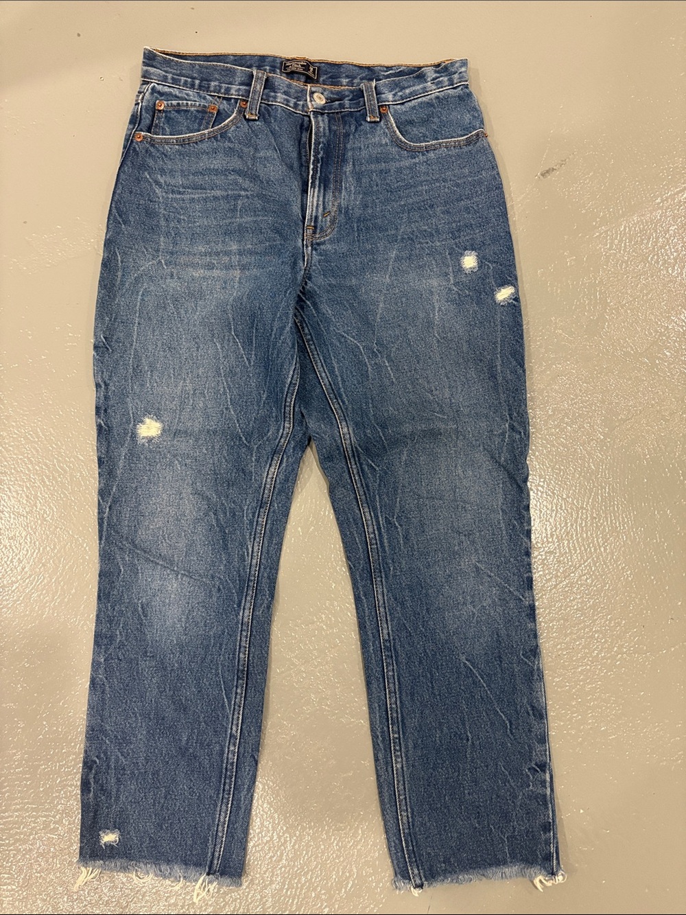 Abercrombie and fitch women’s Blue Distressed Straight-Leg cropped mom Jeans